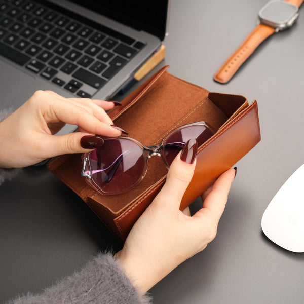 Triangle | Estuche plegable para anteojos de cuero artesanal
