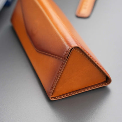 Triangle | Estuche plegable para anteojos de cuero artesanal